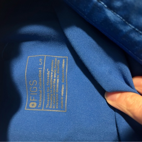 Figs large top and xl petite bottoms - Picture 6 of 8